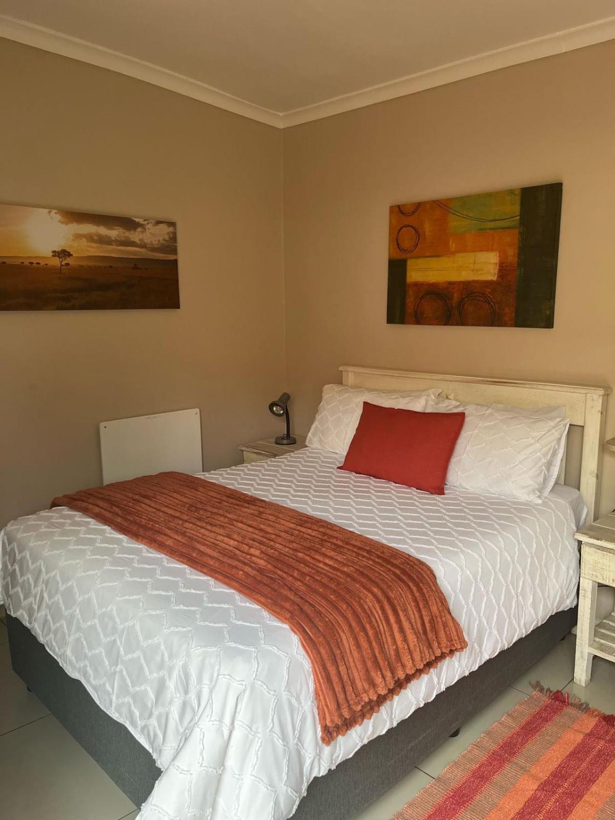 At Sta-Plus Guest House Port Elizabeth Exterior foto