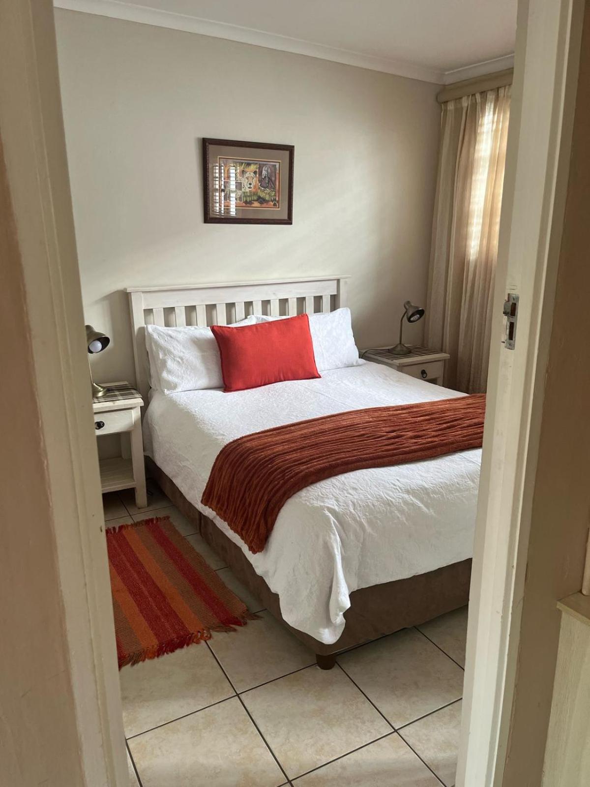 At Sta-Plus Guest House Port Elizabeth Exterior foto