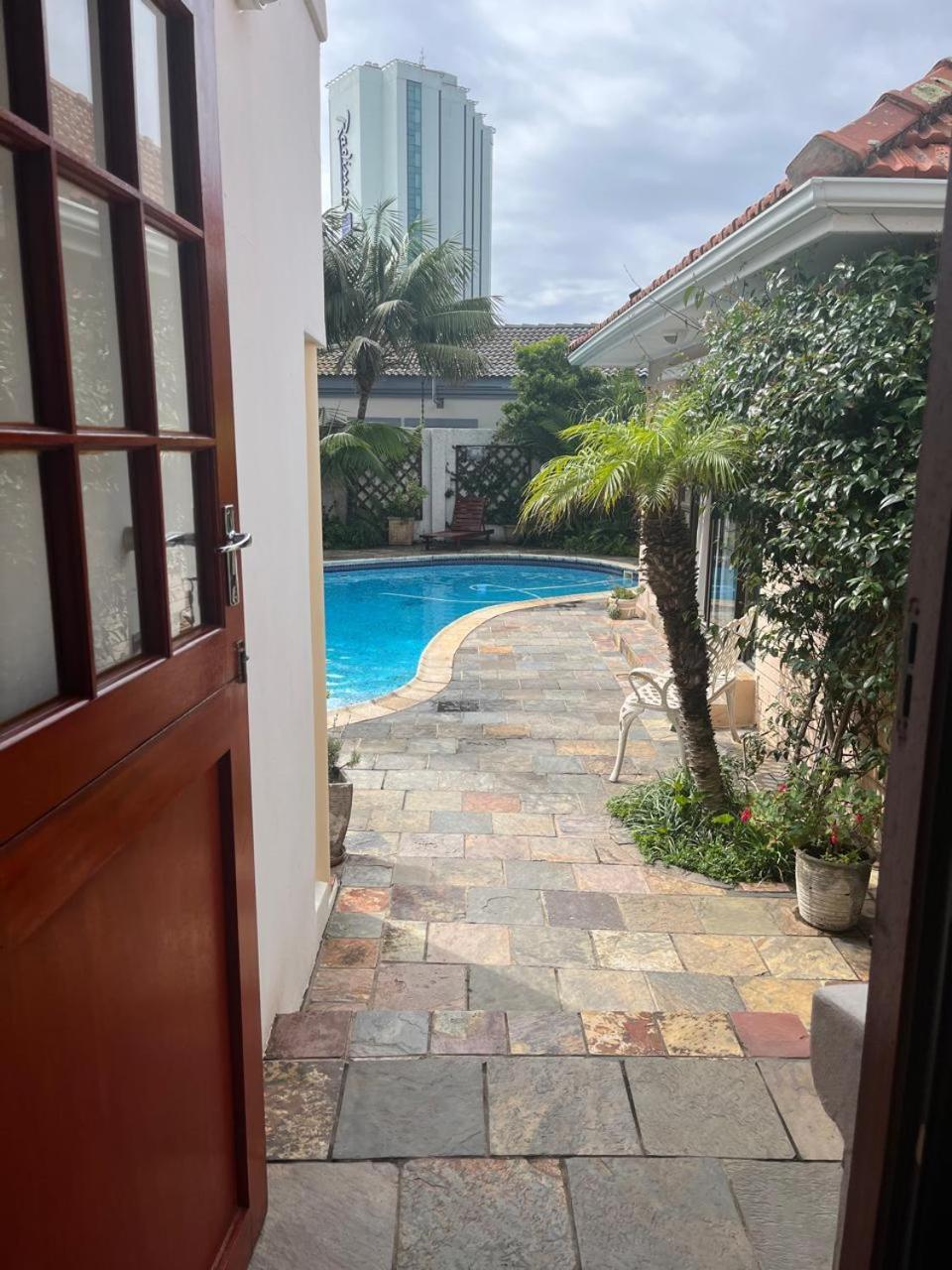 At Sta-Plus Guest House Port Elizabeth Exterior foto