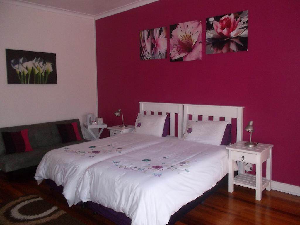 At Sta-Plus Guest House Port Elizabeth Exterior foto