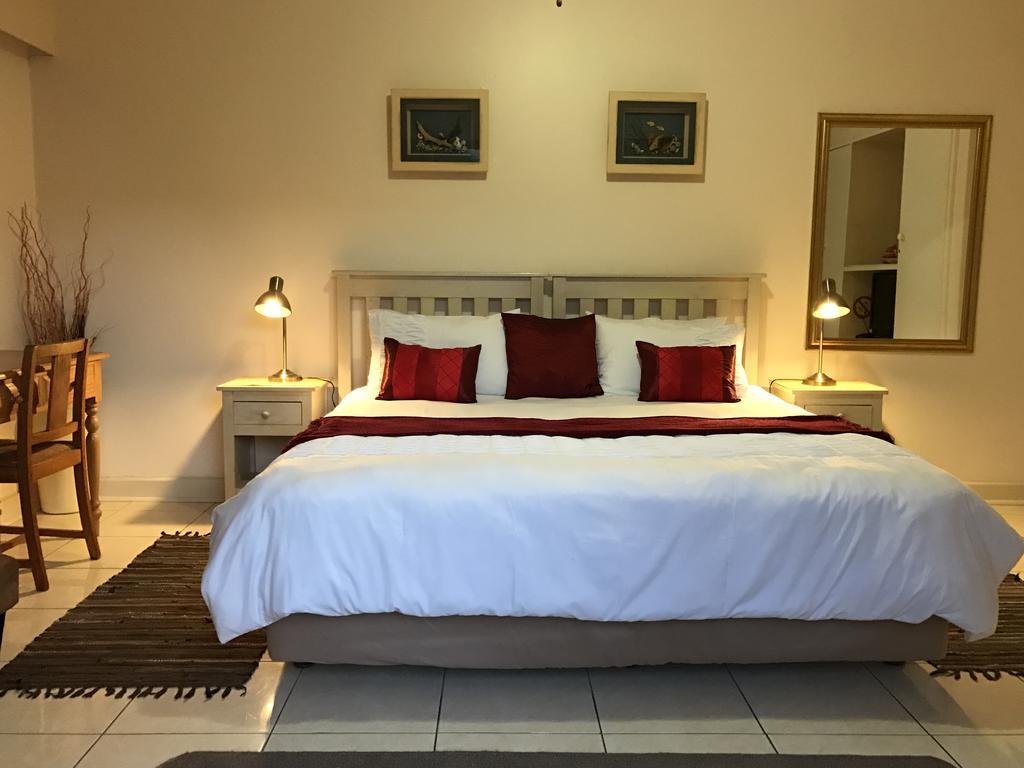 At Sta-Plus Guest House Port Elizabeth Exterior foto