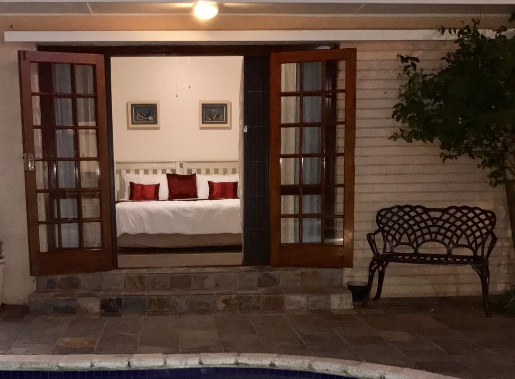 At Sta-Plus Guest House Port Elizabeth Exterior foto