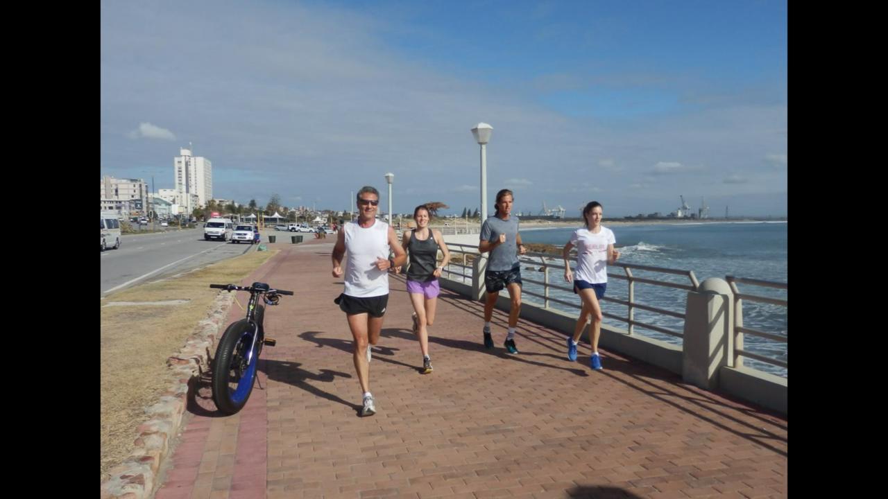 At Sta-Plus Guest House Port Elizabeth Exterior foto